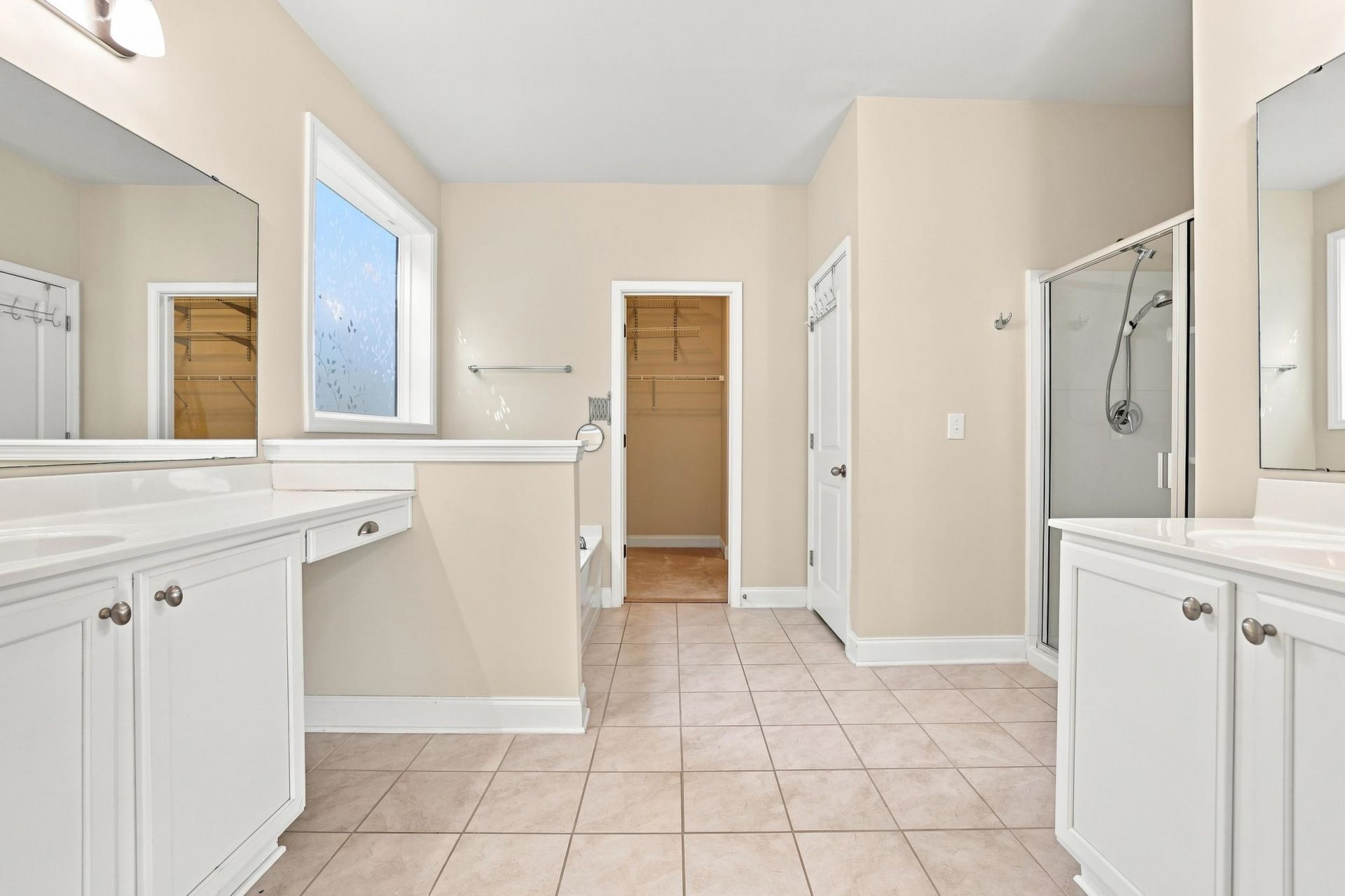 242 Hyacinth Loop  Photo 21