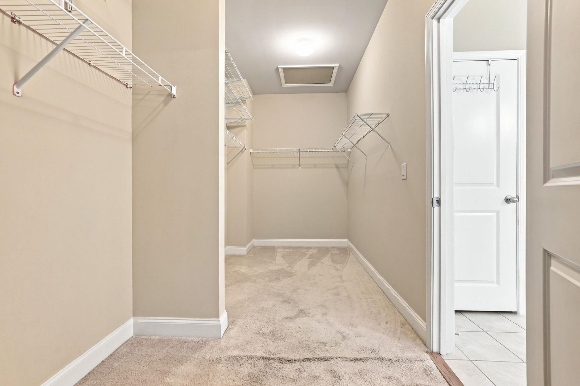 242 Hyacinth Loop  Photo 25