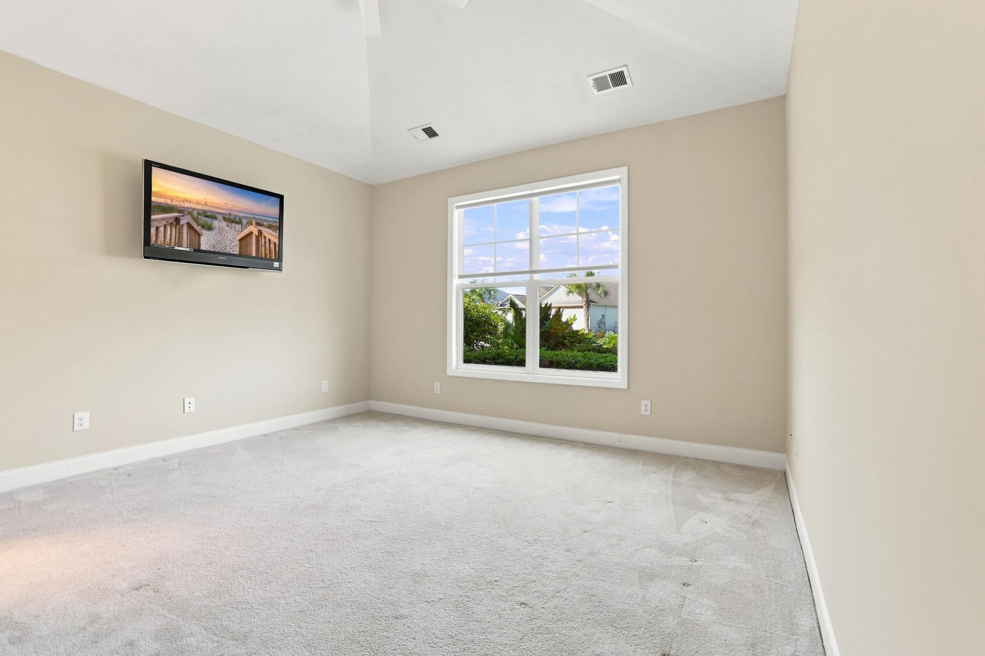 242 Hyacinth Loop  Photo 26