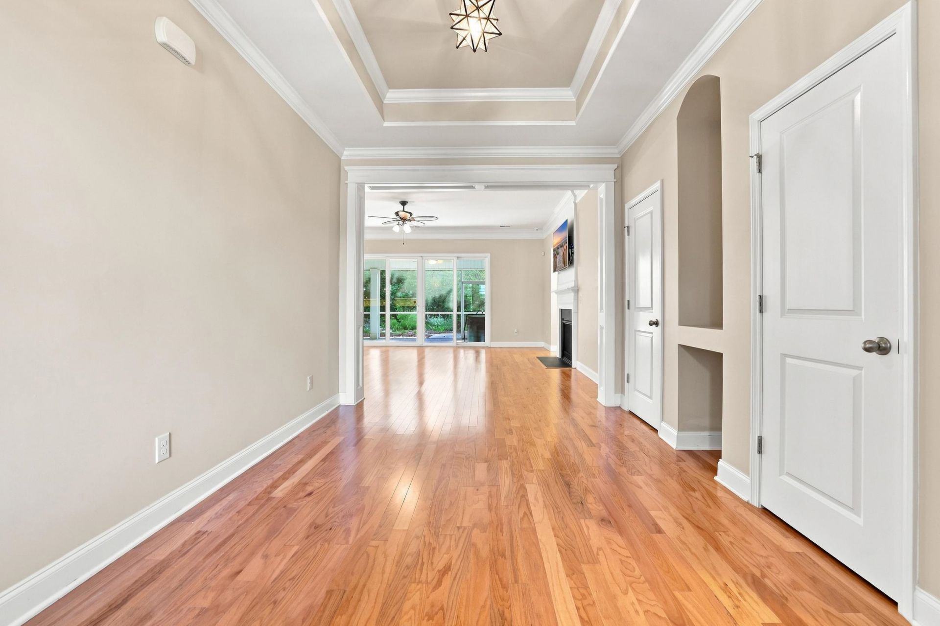 242 Hyacinth Loop  Photo 7