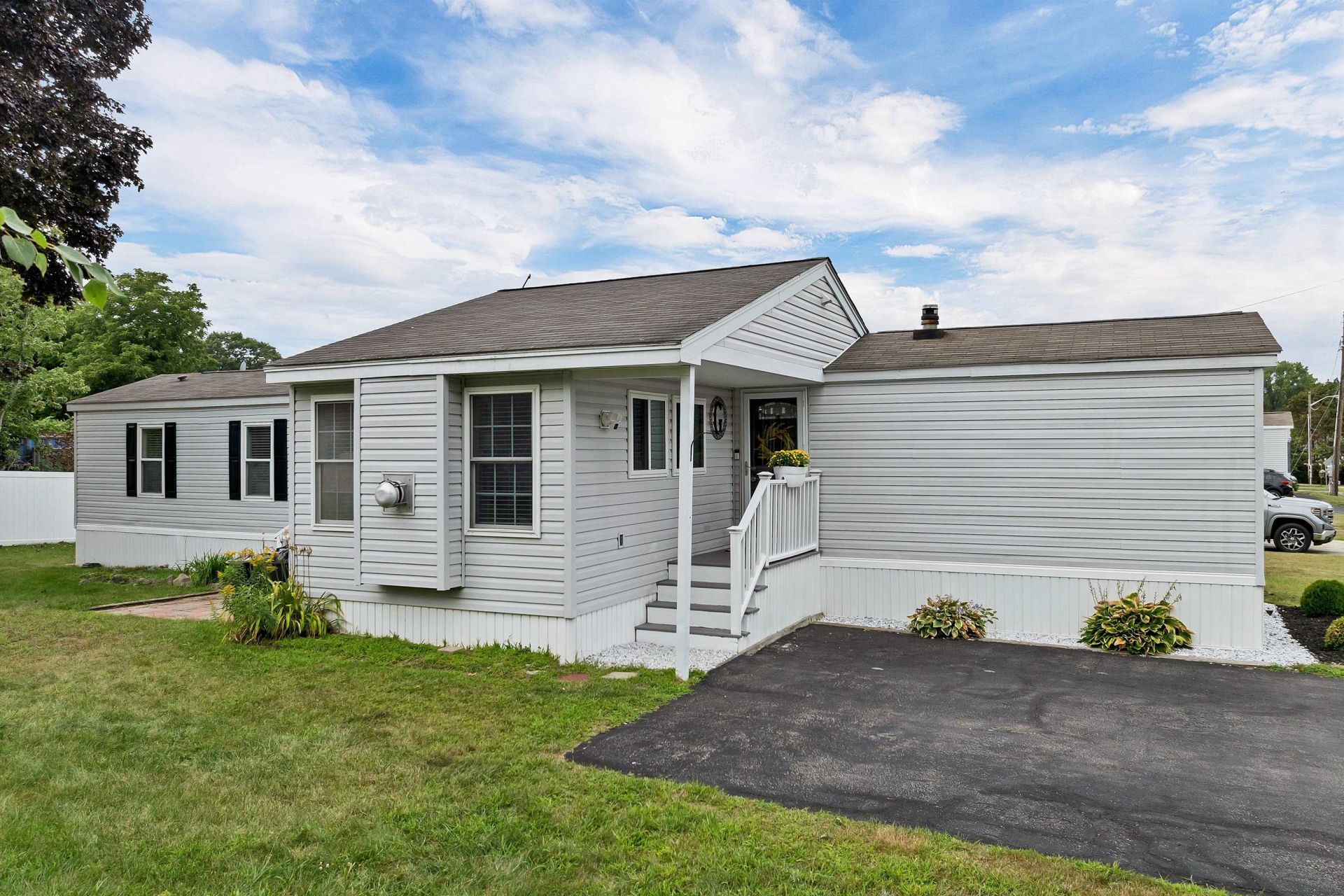 183 Orchard Street, Seabrook, NH 03874 Main Photo