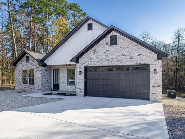 3 Sanchez Way , Hot Springs Village, AR 71909