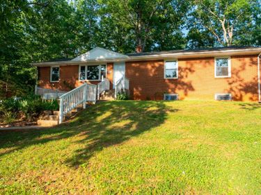 1223 Cedar Hill Drive, Lynchburg, VA 24502