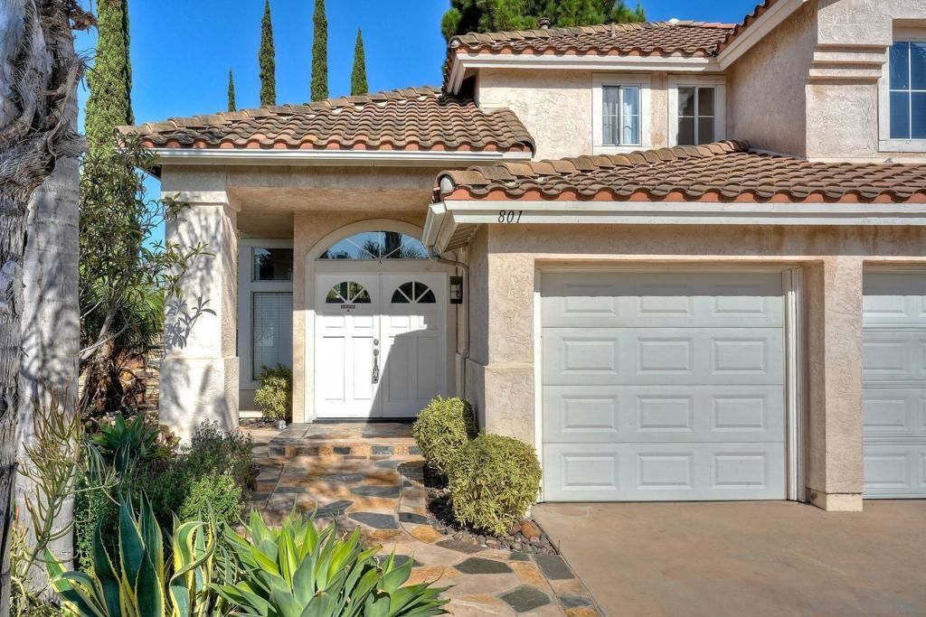 801 Mosaic Cir, Oceanside, CA 92057 Main Photo