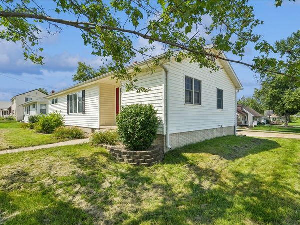 2462 10th Avenue, Marion, IA 52302