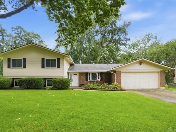 8919 Deep Forest Lane, Centerville, OH 45458