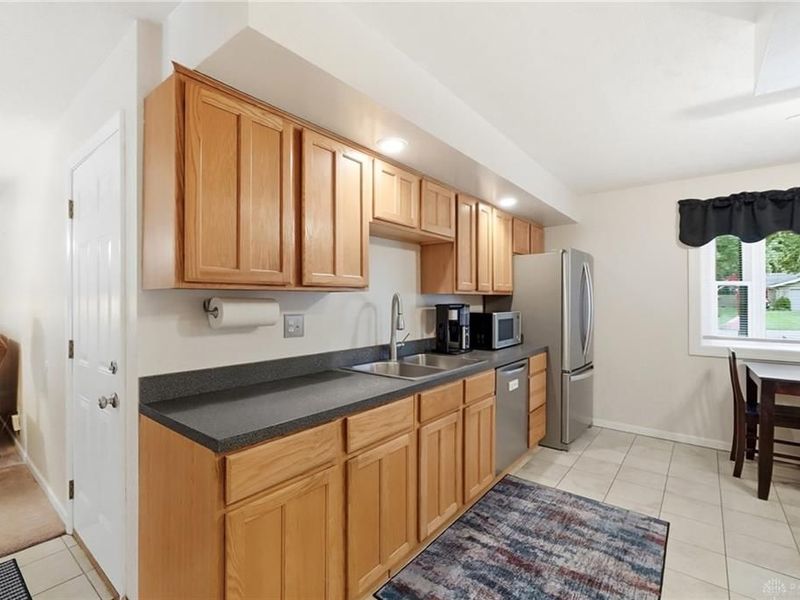 8919 Deep Forest Lane, Centerville, OH 45458 Photo 18