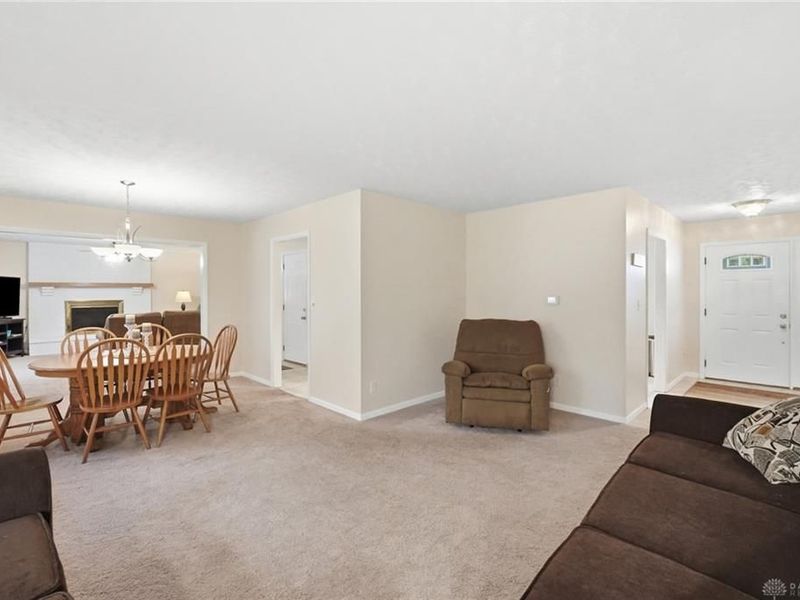 8919 Deep Forest Lane, Centerville, OH 45458 Photo 9