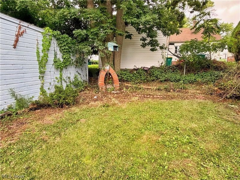 18981 Raymond Street , Maple Heights, OH 44137 Photo 17