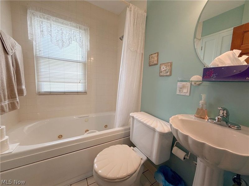 18981 Raymond Street , Maple Heights, OH 44137 Photo 5