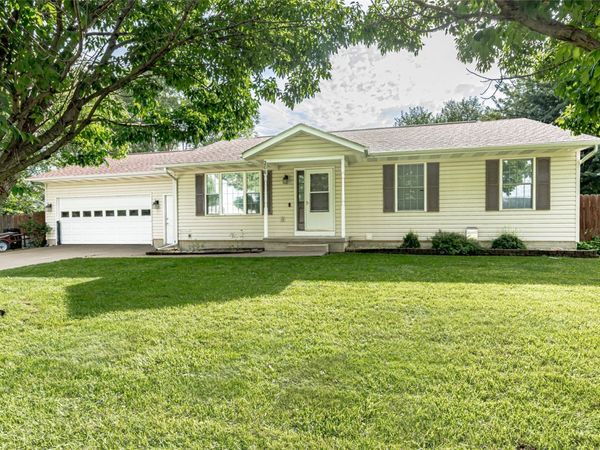206 Hope Avenue, Urbana, IA 52345