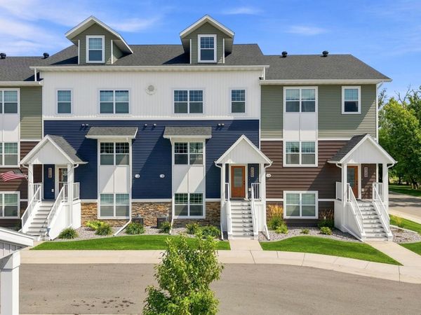 5853 41st Street S, Fargo, ND 58104