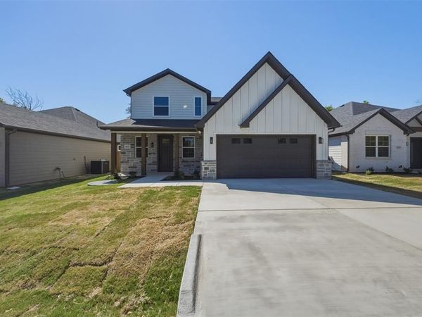5557 Mercedes Circle, Granbury, TX 76048