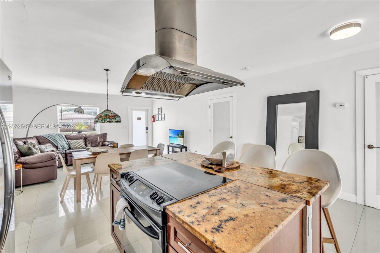 1413 Funston , Hollywood, FL 33020 Photo