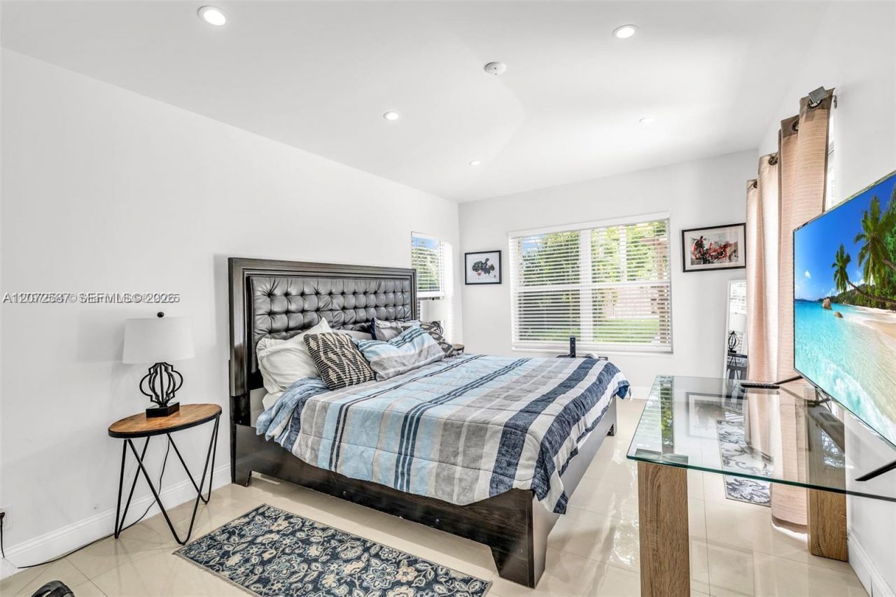 1413 Funston , Hollywood, FL 33020 Photo