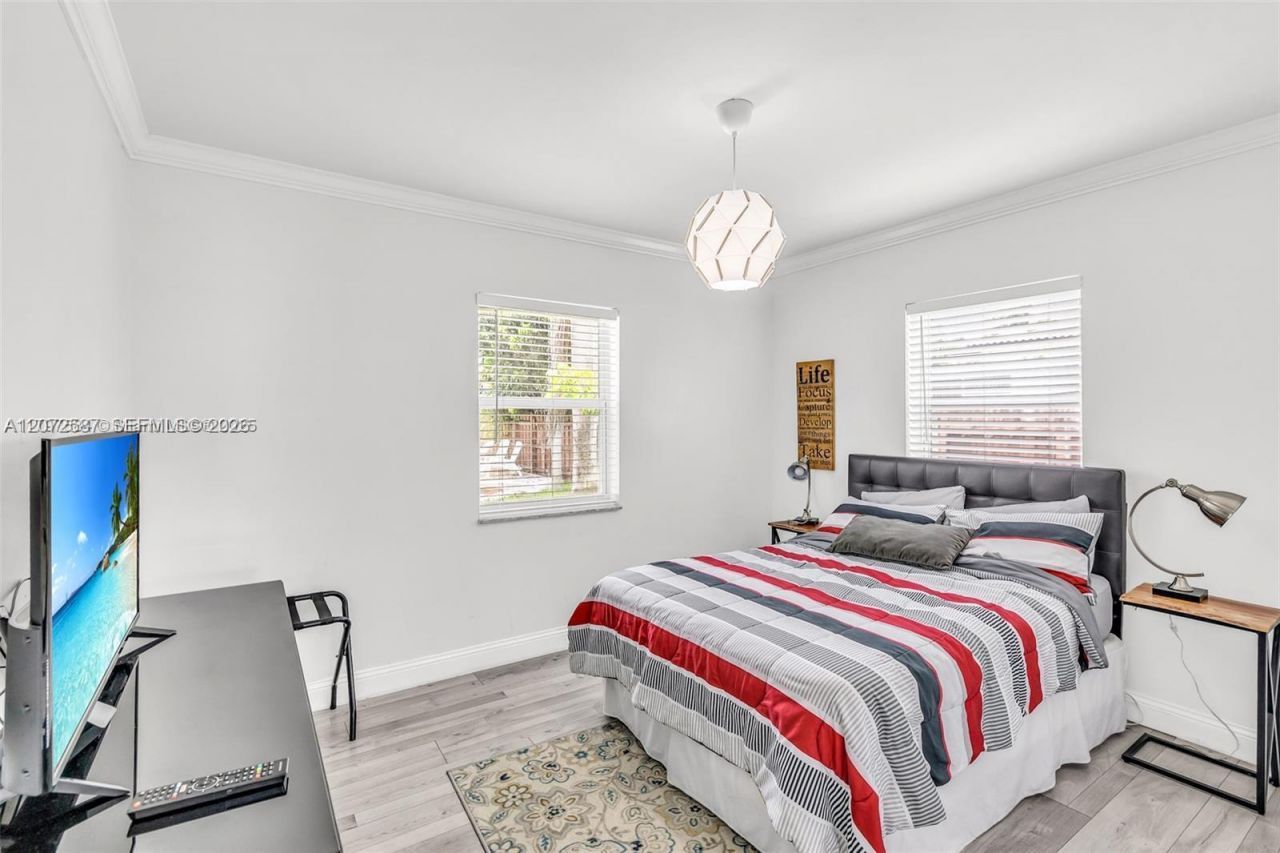 1413 Funston , Hollywood, FL 33020 Photo