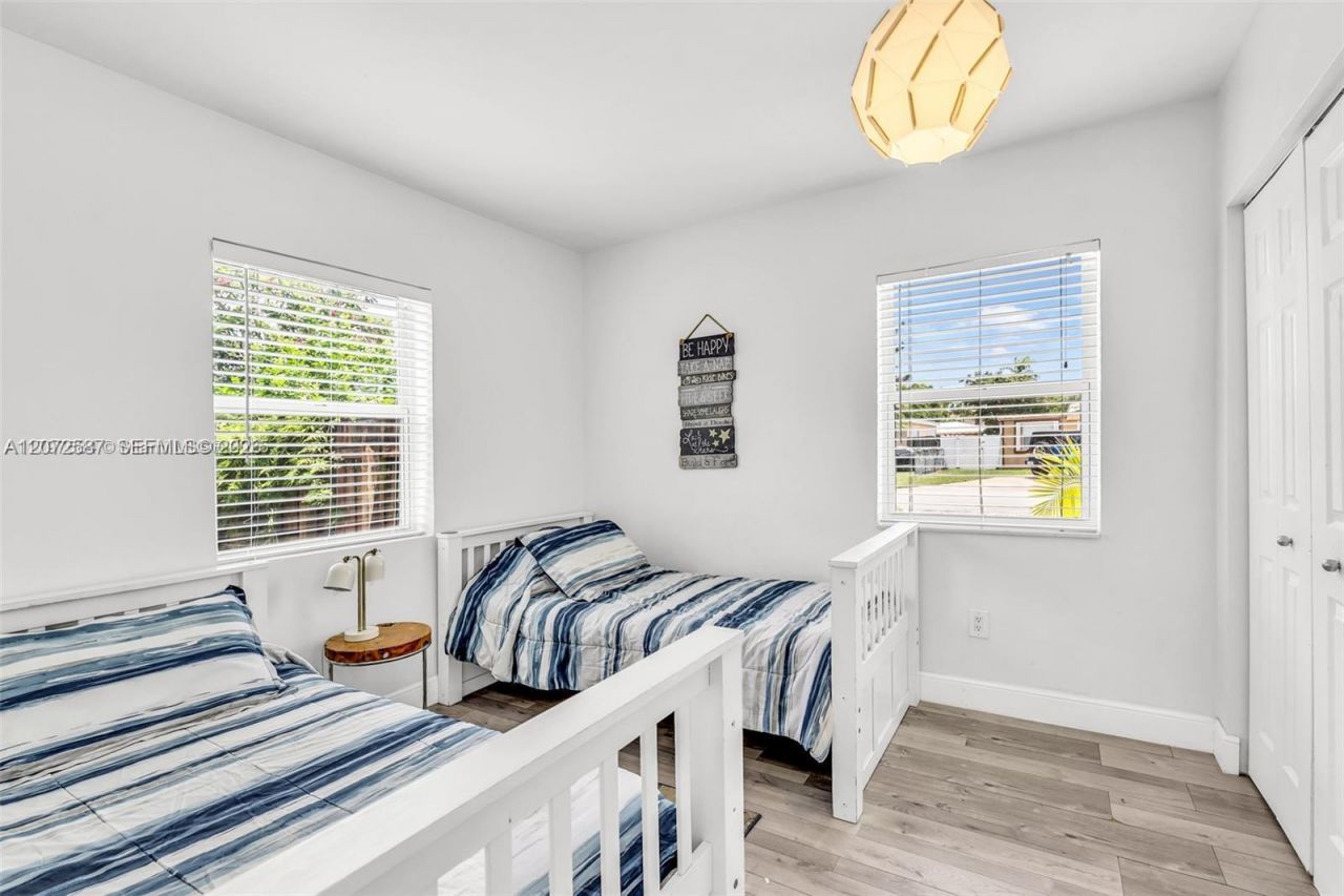 1413 Funston , Hollywood, FL 33020 Photo