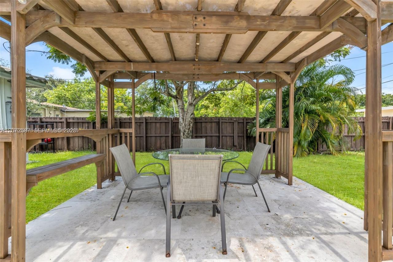 1413 Funston , Hollywood, FL 33020 Photo