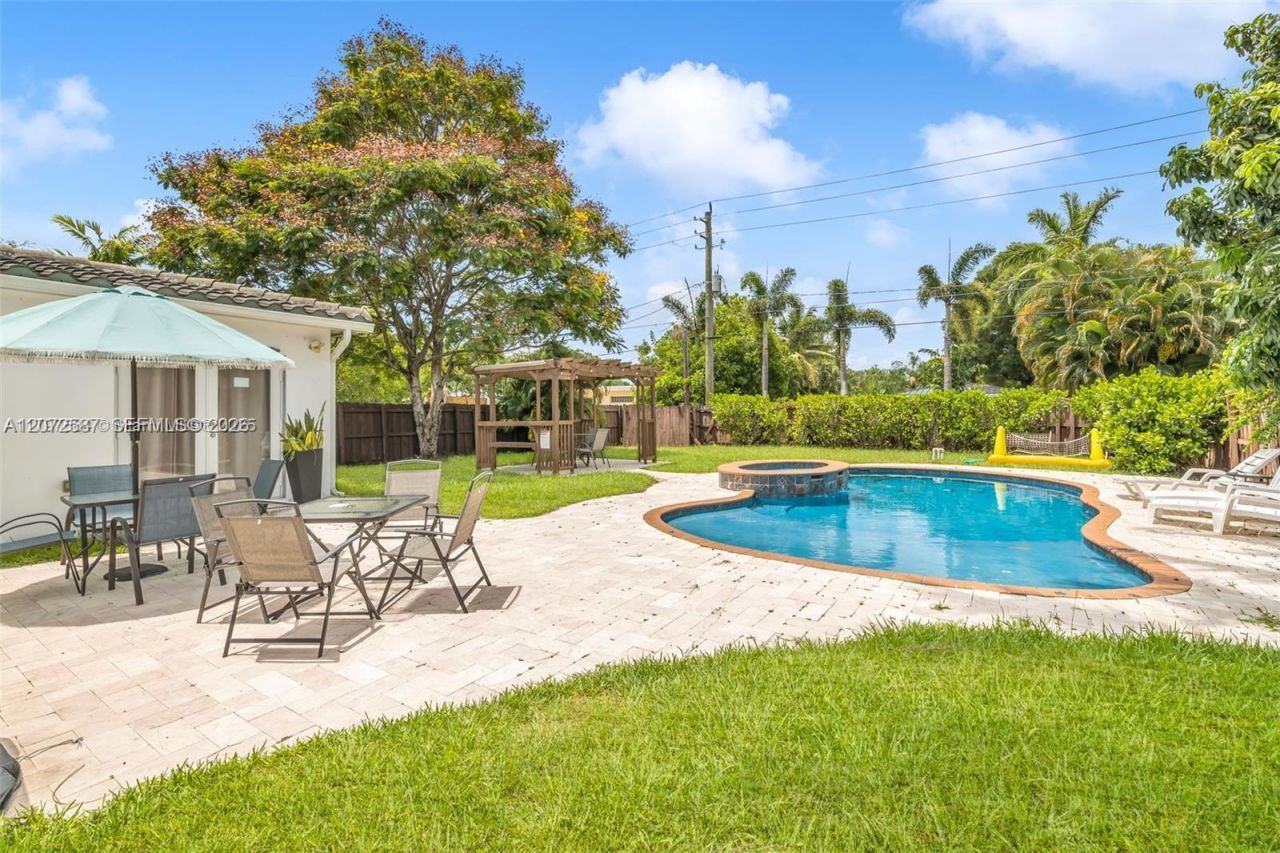 1413 Funston , Hollywood, FL 33020 Photo