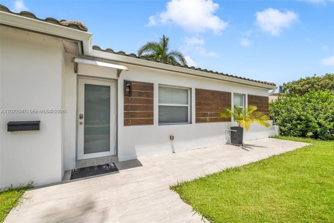 1413 Funston , Hollywood, FL 33020 Photo
