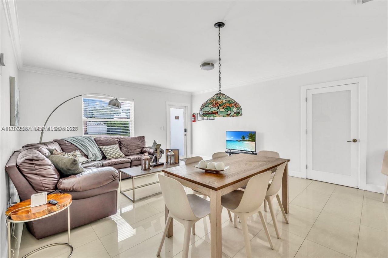 1413 Funston , Hollywood, FL 33020 Photo