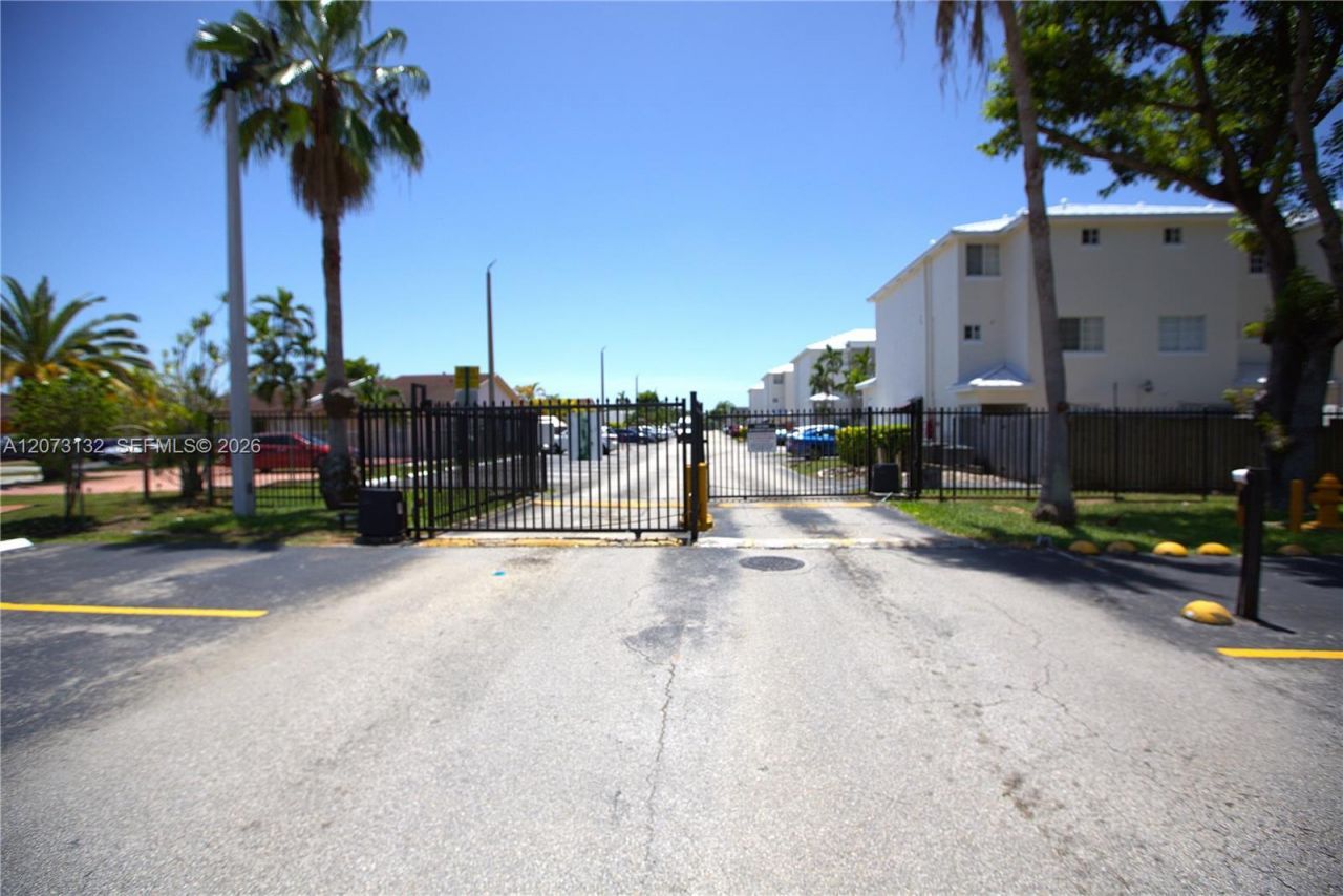 1221 SW 122nd Ave , Unit 403, Miami, FL 33184 Photo