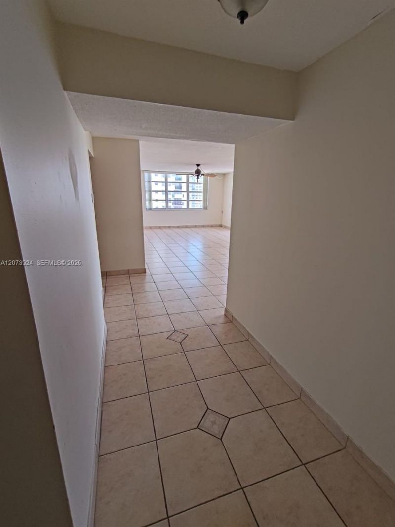2780 NE 183rd St , Unit 1402, Aventura, FL 33160 Photo