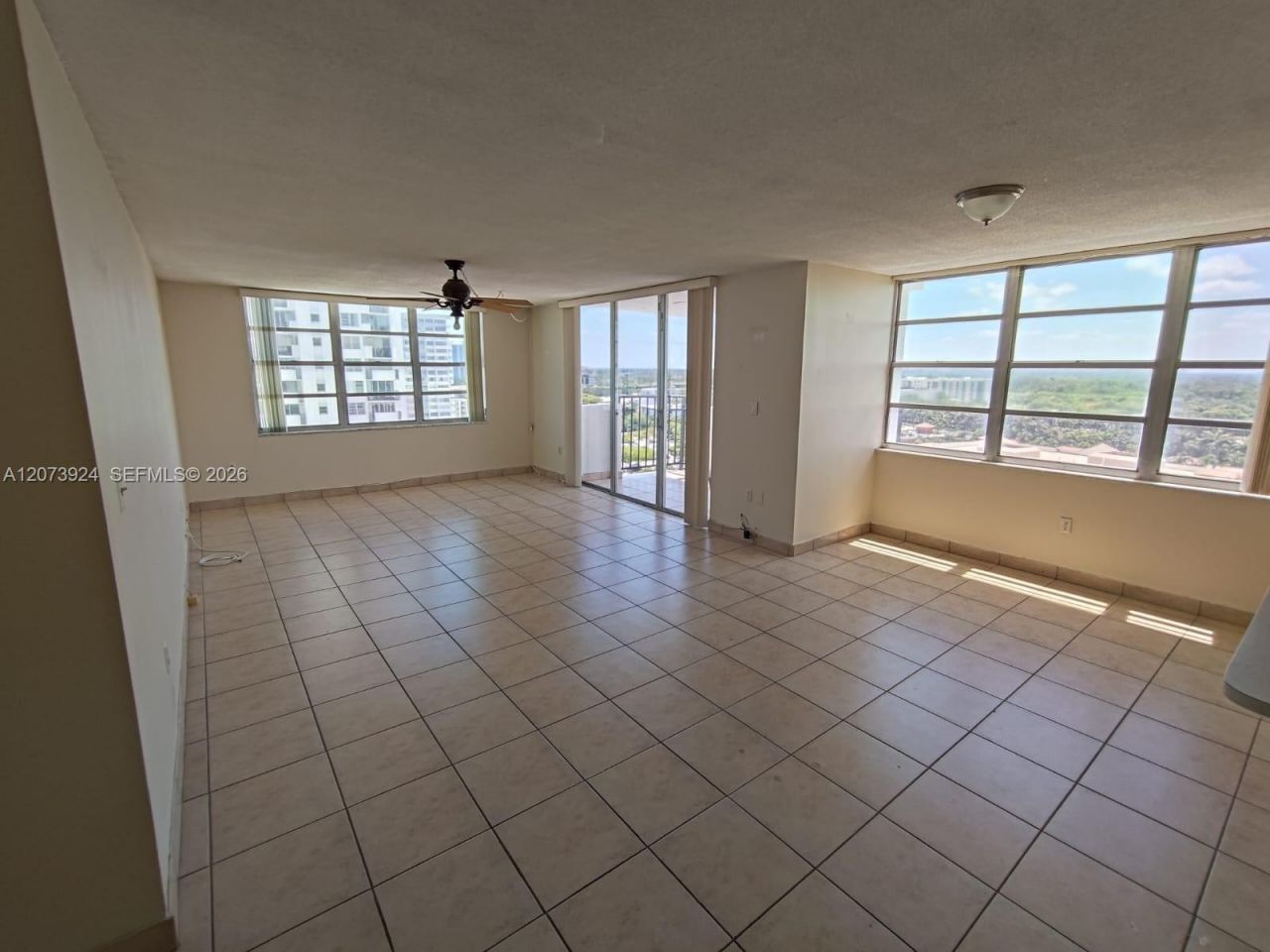 2780 NE 183rd St , Unit 1402, Aventura, FL 33160 Photo