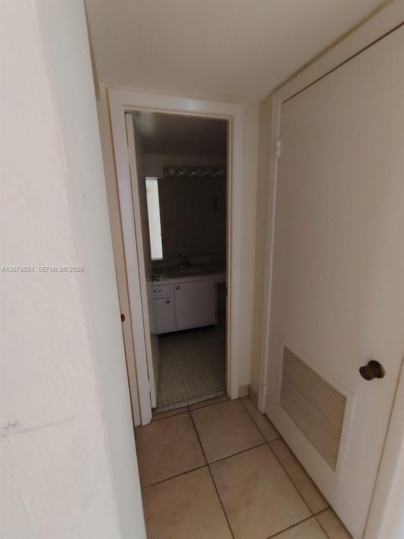 2780 NE 183rd St , Unit 1402, Aventura, FL 33160 Photo