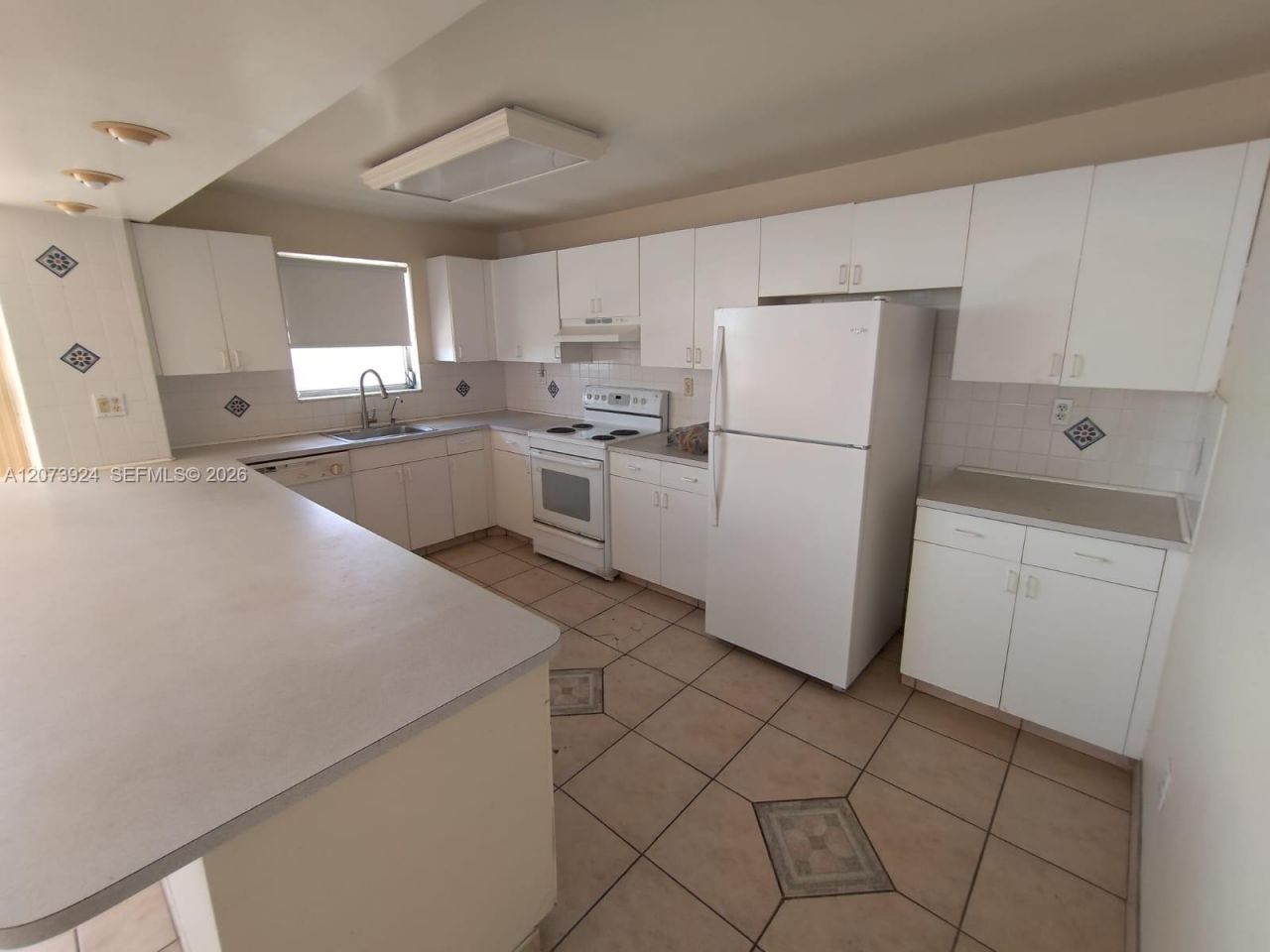 2780 NE 183rd St , Unit 1402, Aventura, FL 33160 Photo