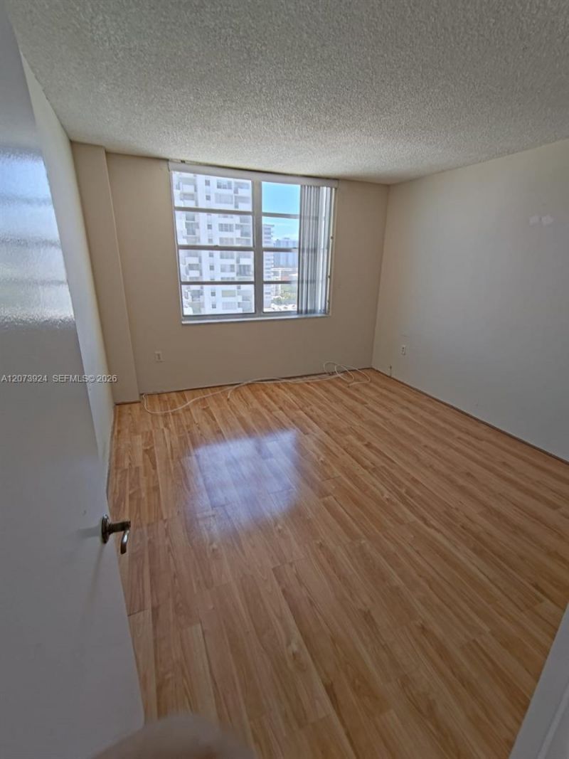 2780 NE 183rd St , Unit 1402, Aventura, FL 33160 Photo
