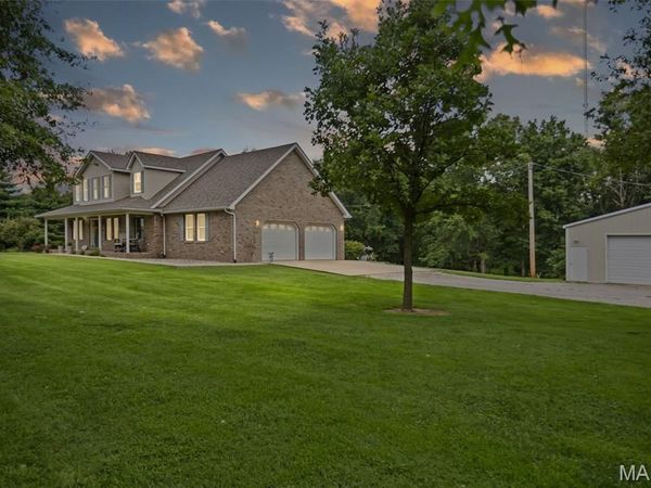 3816 Airport Road, Godfrey, IL 62035