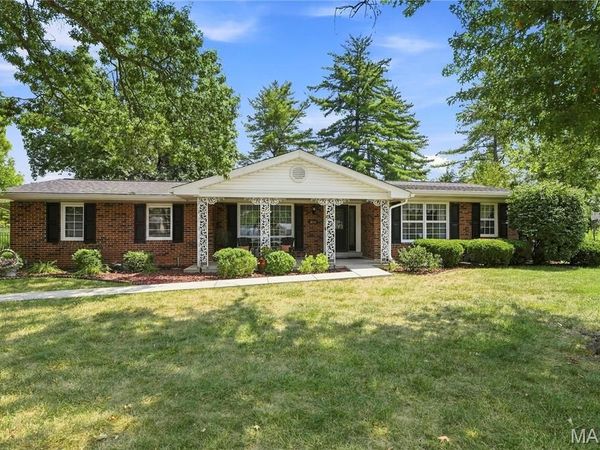 356 Elmcrest Drive, Ballwin, MO 63011