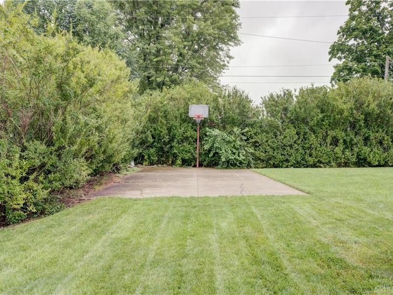 327 S Chippewa Drive, Greenville, OH 45331 Photo 7