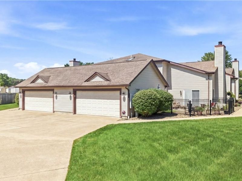 7445 E Huntington Drive, Unit #2, Boardman, OH 44512 Photo 2