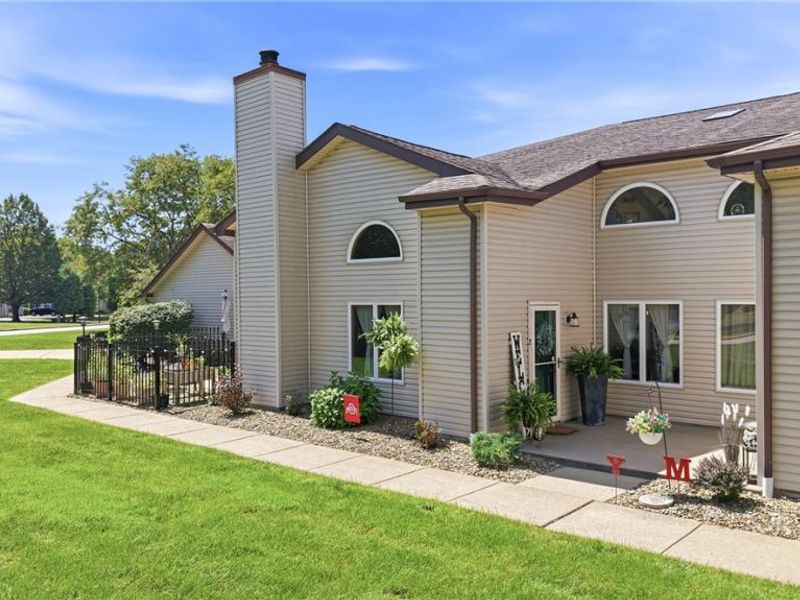 7445 E Huntington Drive, Unit #2, Boardman, OH 44512 Photo 3