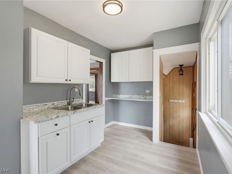 3842 Highland Road, Cleveland, OH 44111 Photo 3