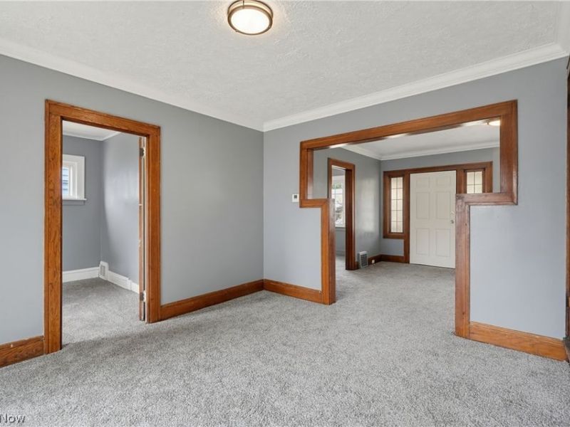 3842 Highland Road, Cleveland, OH 44111 Photo 8