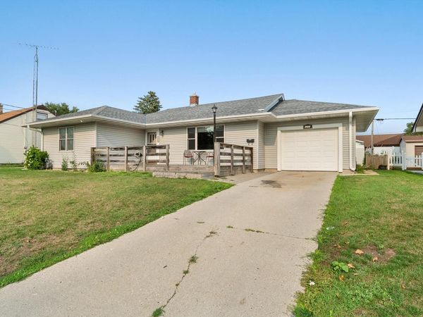 1217 S 25th STREET, Manitowoc, WI 54220
