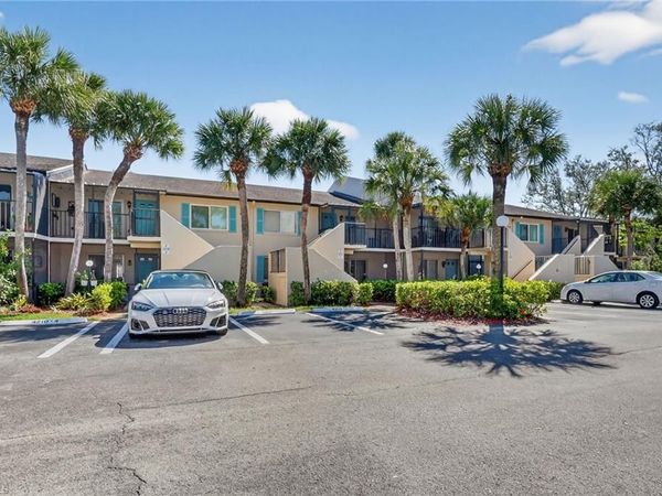 4210 Looking Glass LN , Unit 4210, NAPLES, FL 34112