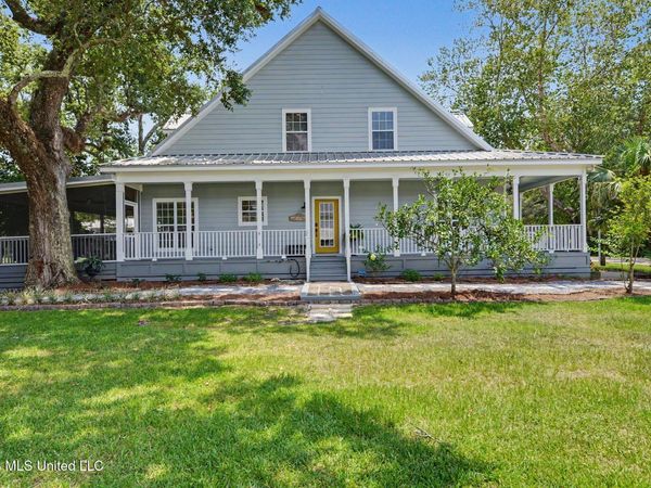 1115 Dunbar Avenue, Bay Saint Louis, MS 39520