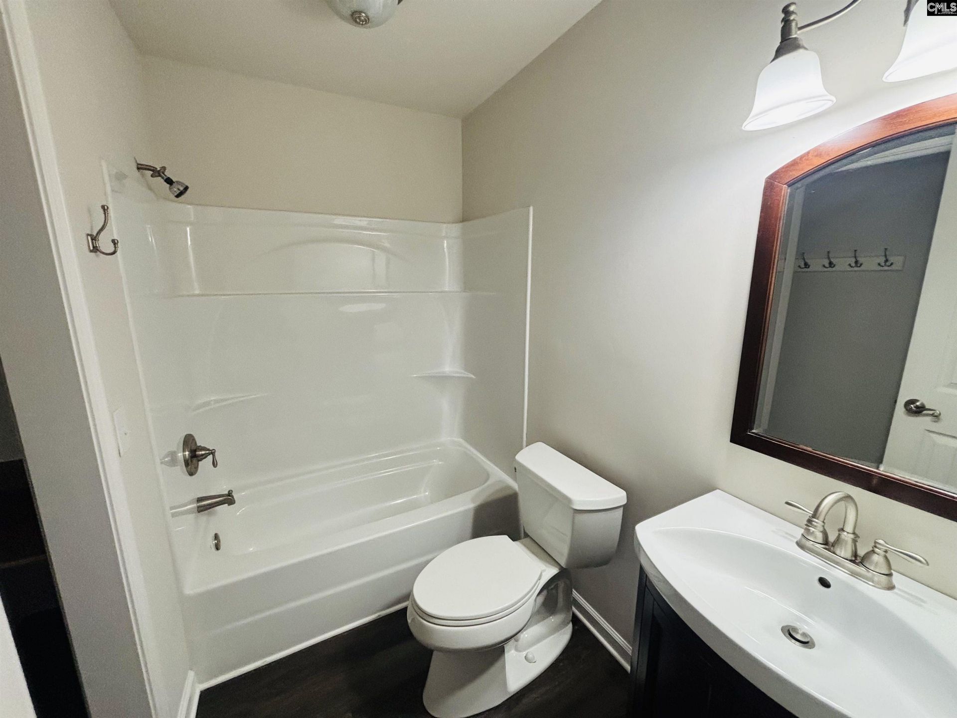 112 Grantham Court  Photo 17