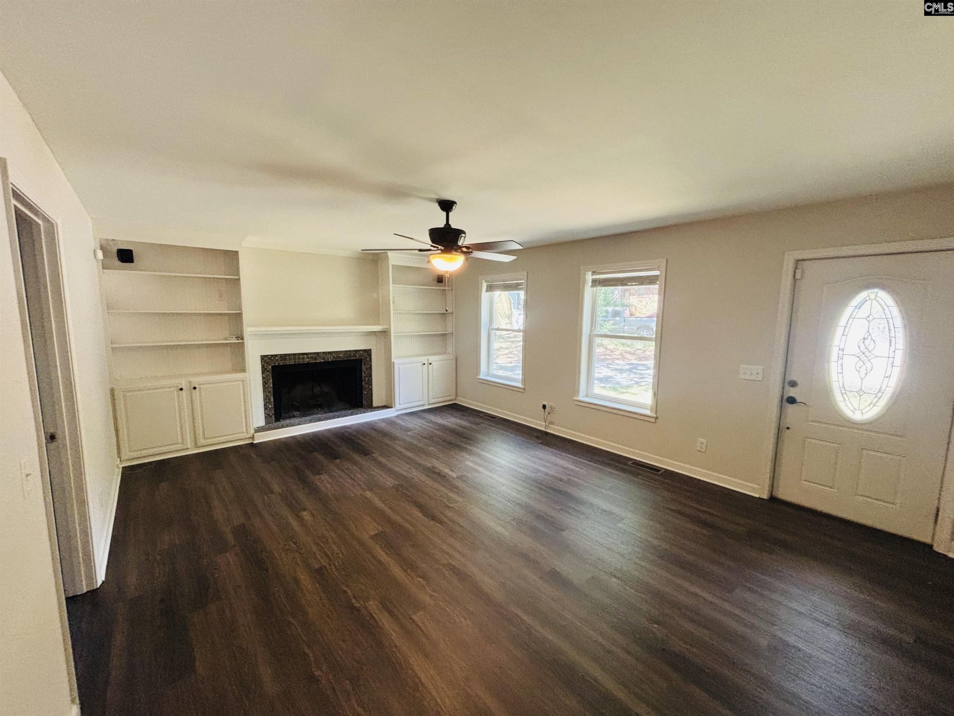 112 Grantham Court  Photo 4