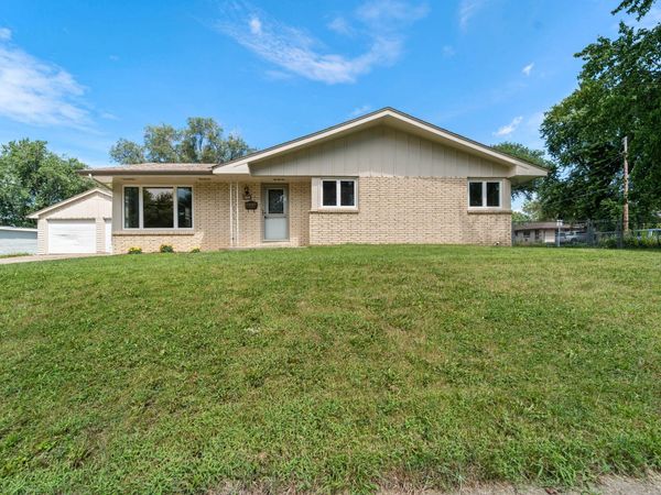 6501 Airline Avenue, Urbandale, IA 50322