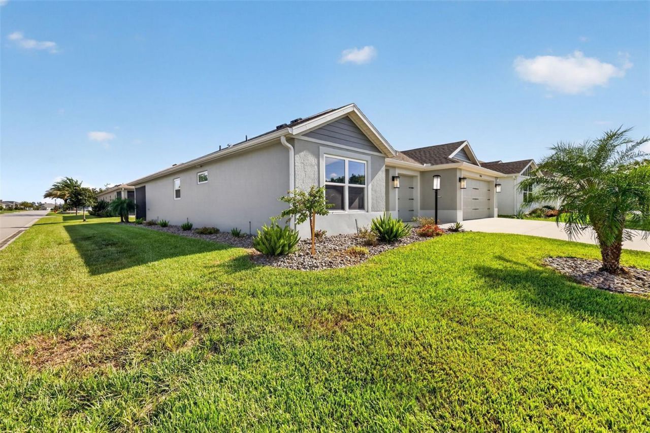 1986 Oppenheimer Court , The Villages, FL 34762 Photo