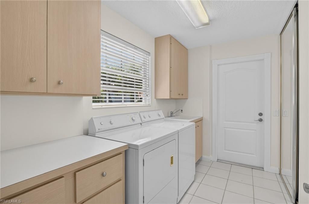 3111 Andorra Ct , Naples, FL 34109 Photo