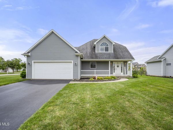 1954 Horseshoe Bend Drive, Perrysburg, OH 43551
