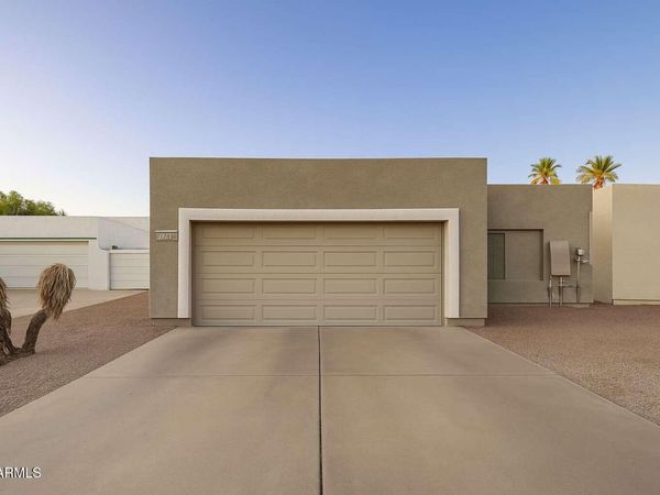 6120 E AUGUSTA Circle, Mesa, AZ 85215
