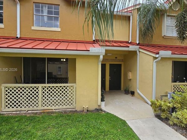 18332 NW 68th Ave , Unit H, Hialeah, FL 33015