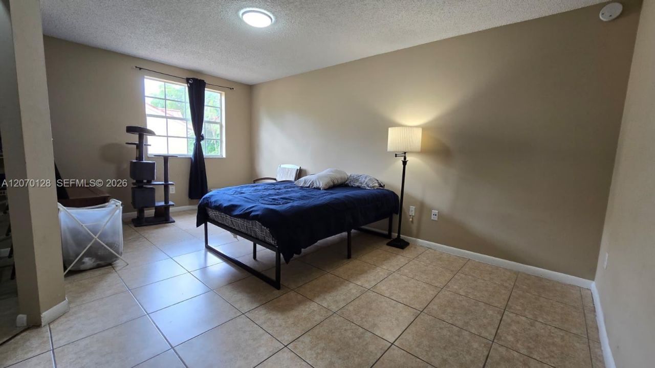 18332 NW 68th Ave , Unit H, Hialeah, FL 33015 Photo